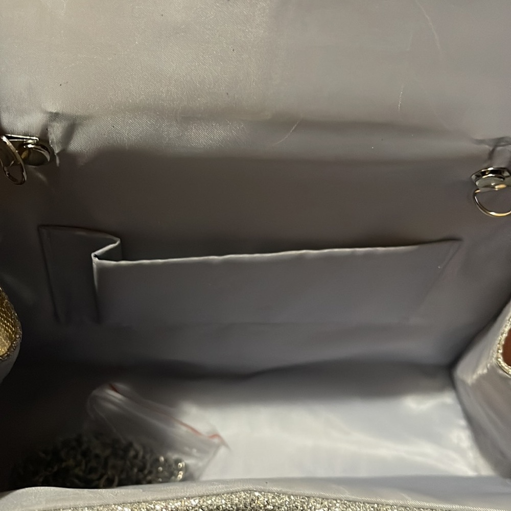 Purse - Picture 4 of 4